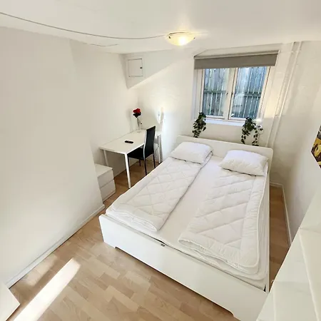 Bright Double 5 Free Parking Daire