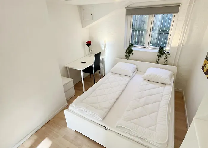 Bright Double 5 Free Parking Daire
